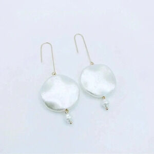 DROP Dangle Pearl Earrings